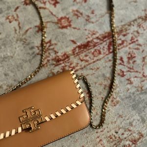 Tory burch leather bag like new !